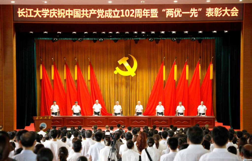 说明: //news.dafuonline.net/__local/5/FB/3C/7A69164ADD44C0011D8724ADEB5_E915FAE3_19820.jpg